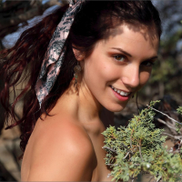 Gorgeous Elena Generi exposes her awesome body