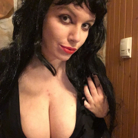 Lovely Lilith teases with Tits in sexy Goth Style