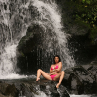 Busty Tera Patrick removes her Bikini under a Waterfall