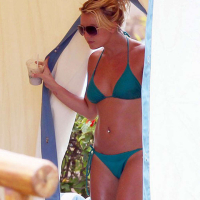 Britney Spears exposing fucking sexy body and hot ass in blue bikini