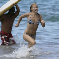 Kate Hudson nude tits and great bikini ass