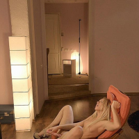 Jessi Gold blonde babe on a chair enjoys her pink vibrator till cumming