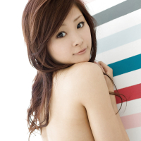 Seductive asian babe Suzuka Ishikawa slipping off her clothes