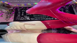 taratsel votqery karmir thighs yughali dildo fuck