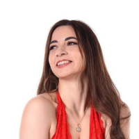 Elle Mira