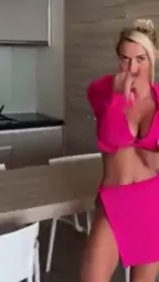taking busty sienna