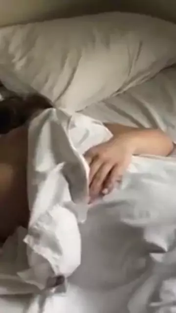 sister sliping