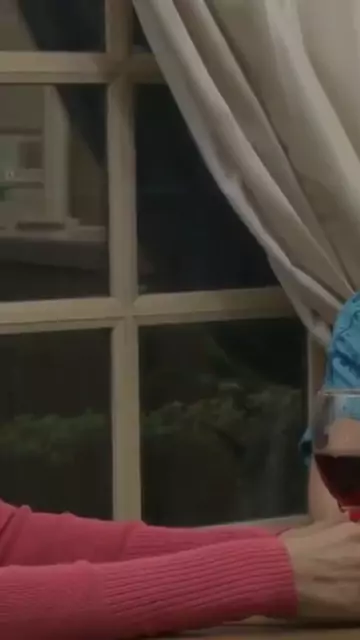 raquel lesbian stepmom introduces holloway