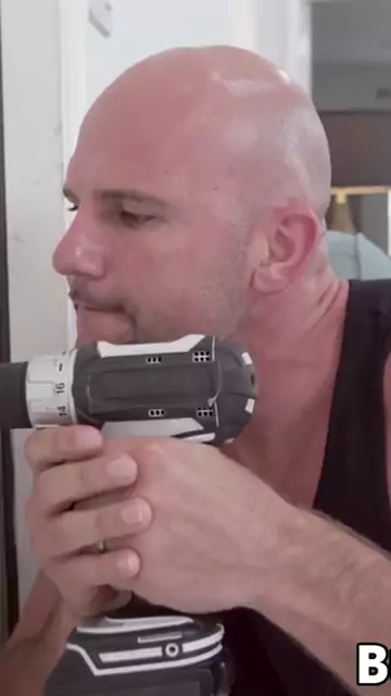 while shakes titty riding myers violet shaft booty beautiful