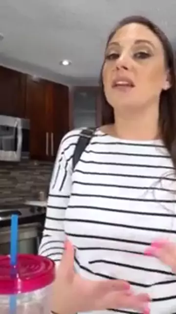 hicks blowjob melanie amazing knelt