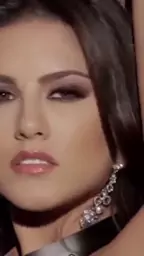 fingering sunny leone