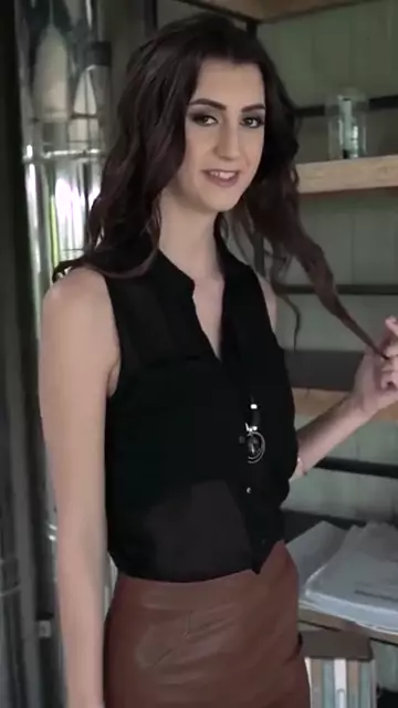 brunette leggy offers