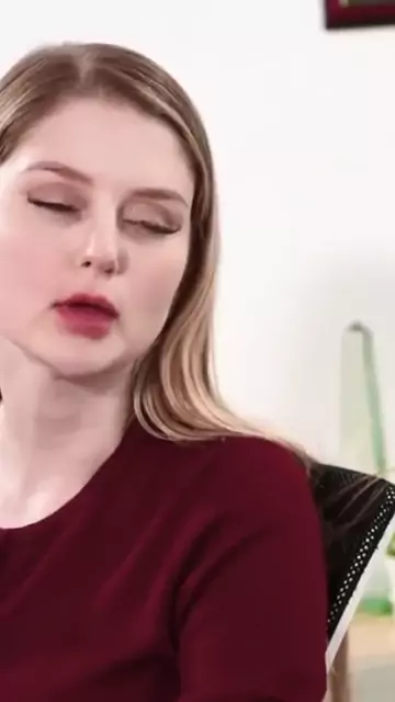 jezabel lesbian fucking vessir colby bunny seduces