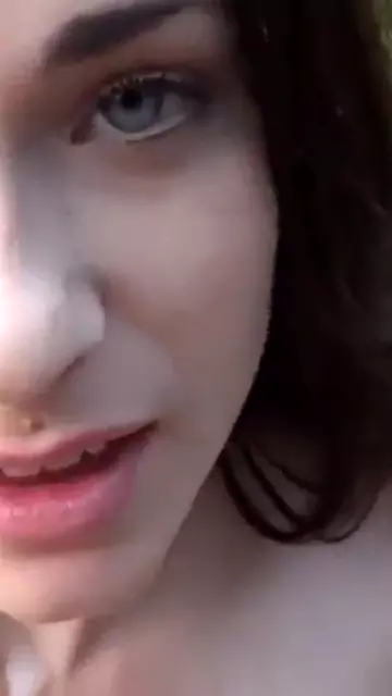 sucks prick britney