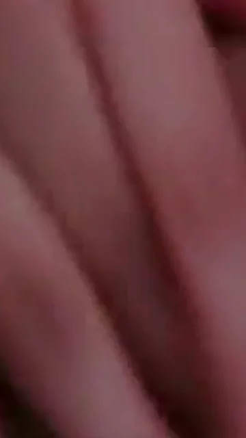 blonde leigh babe wet leanna masturbating pussy
