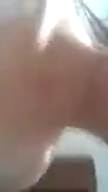 Кавказец заставил видео показать камеру жену сиськи