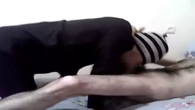 Мой ёбр Арман ебёт мой рот и ласкает меня ...