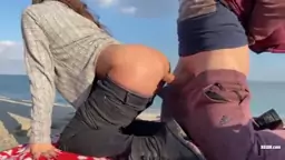 Outdoor pussy riding Amateur