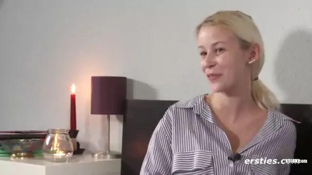 Super hot teen rubbing that Pussy
