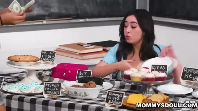 Chloe Surreal getting her teen muff eaten out by her stepmum