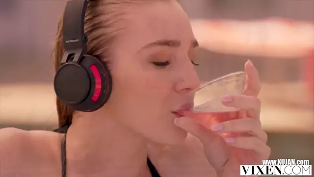 VIXEN ICONIC KENDRA The Best of Kendra Sunderland