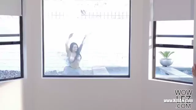 Bubble butt Kissa Sins has lesbian dream