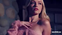 Petite blonde Alex Grey Undressing
