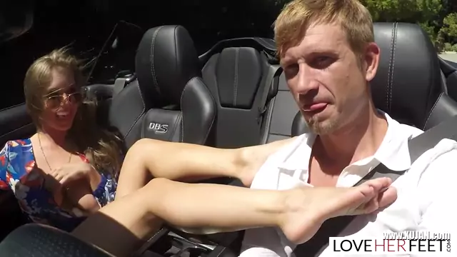 Foot fanatic guy enjoys every part of Lenas body