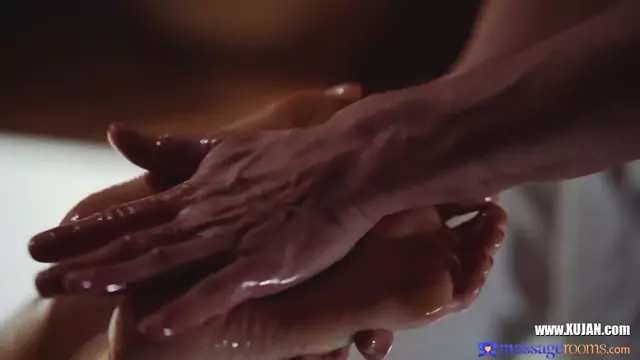 Ripped fella has Awesome Sex with Oiled Sluts