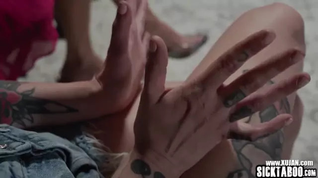Group of horny babes fucks perverted huge dick male sex addict Lucas Frost