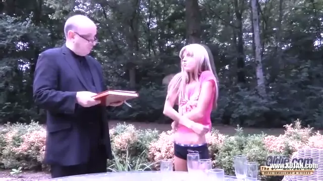 Adorable teenie pays debts with her juicy butt