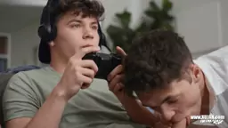 Troye Dean started sucking Drake Von to stop gaming