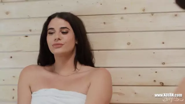 Skyy Knox didnt get timid from Tranny Bailey Archer in the sauna