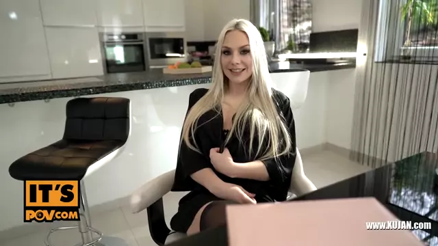 itsPOV Angie Lynx offers you money to fuck her curvy booty