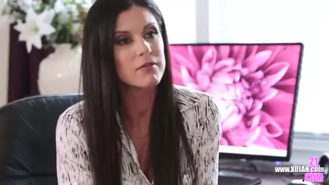 India Summer loves Sara Luvvs soft feet