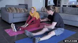 Hijabov seqsual milf Anisa Qeyty mets shlong gamaseghnerov