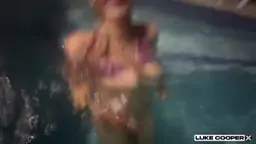 Fucking Big Natural Tits Blonde In Pool Cas Summer