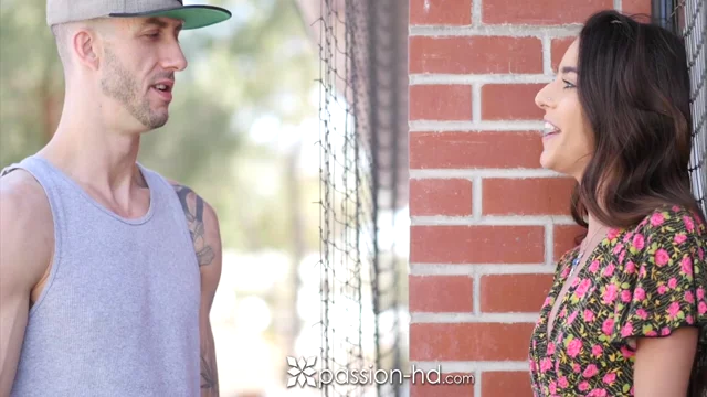 Arielle Faye banged and creamed in the Backyard