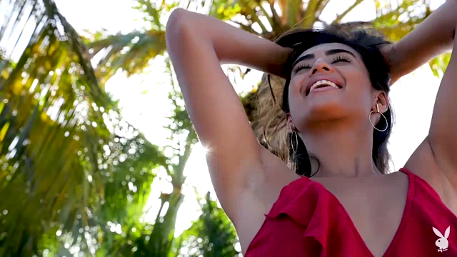 Amazing Chick Katherinne Sofia Poses Sexy Outdoors